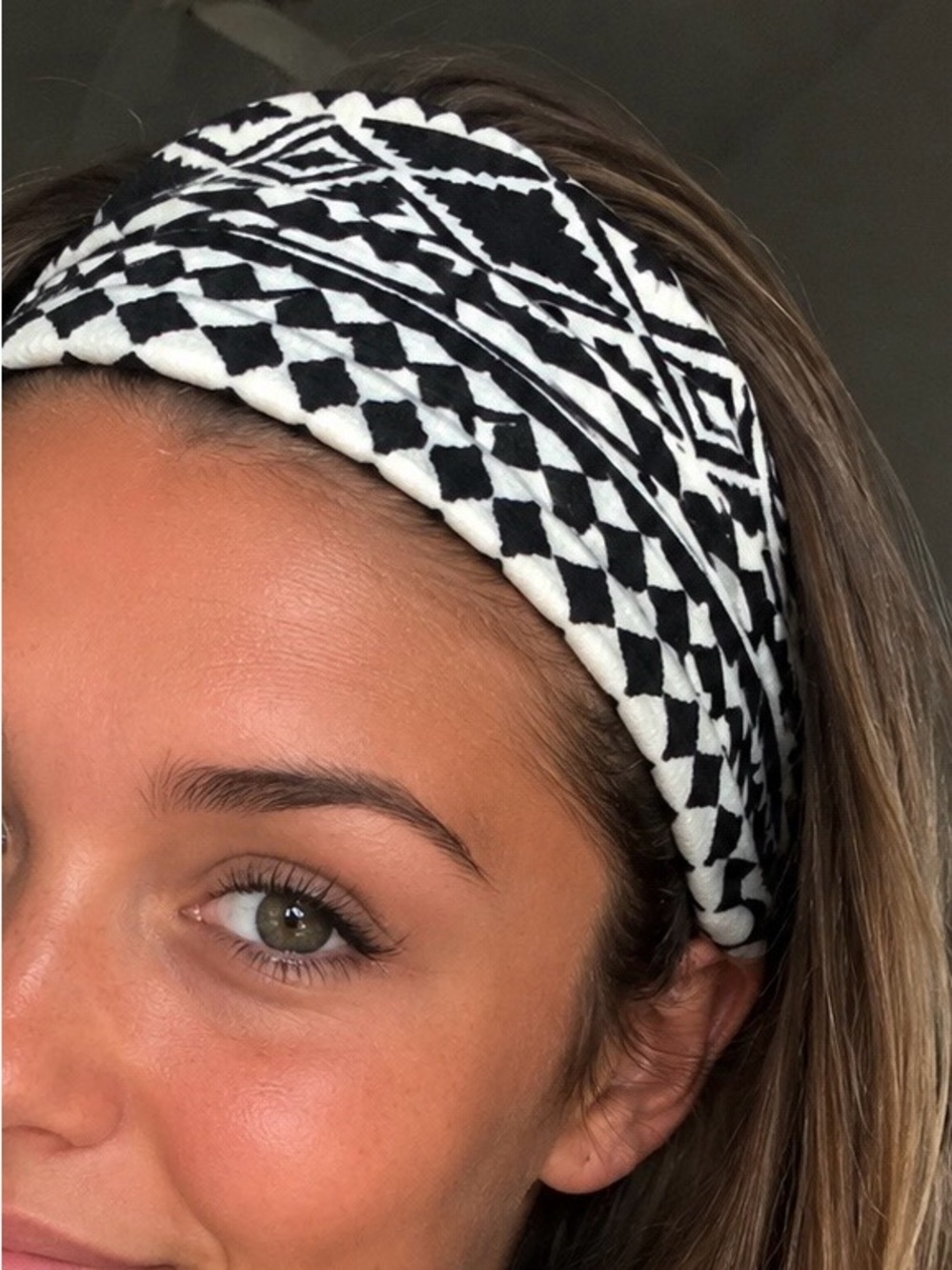 Bundle of 9! Minicci black and white hair bands 3 sets of 3 !
